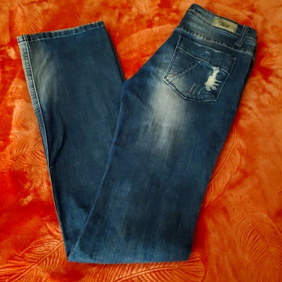 Arden B's Cambridge Women's Distressed Jeans - Picture 4 of 6